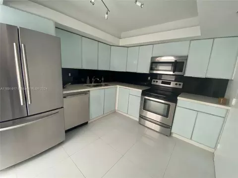 2780 NE 183rd St #909, Aventura, FL 33160