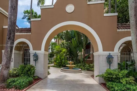19999 E Country Club Dr #1403, Aventura, FL 33180