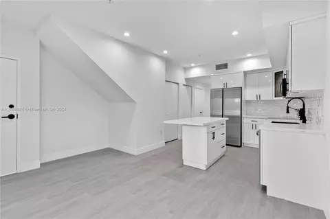 1786 SW 9th St #2, Miami, FL 33135