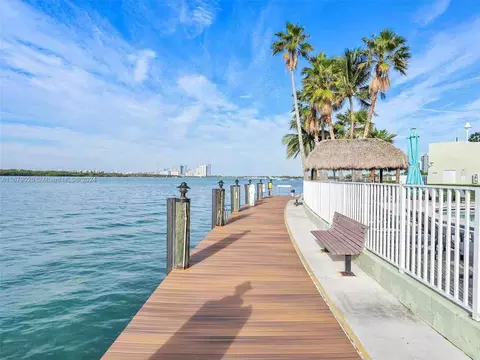 10350 W Bay Harbor Dr #7R, Bay Harbor Islands, FL 33154