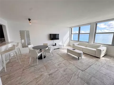 2899 Collins Ave #25, Miami Beach, FL 33140