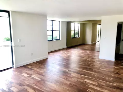 10854 SW 88th St #408, Miami, FL 33176
