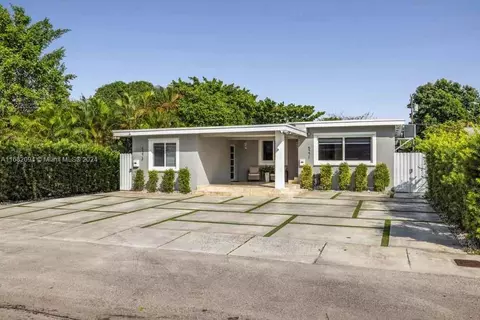 5271 NW 4th Ter, Miami, FL 33126