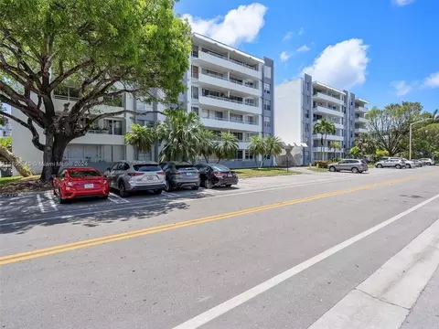 1080 94th St #602, Bay Harbor Islands, FL 33154