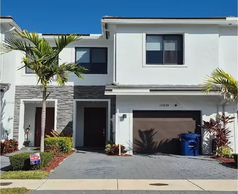 10871 SW 232nd Ter, Princeton, FL 33032