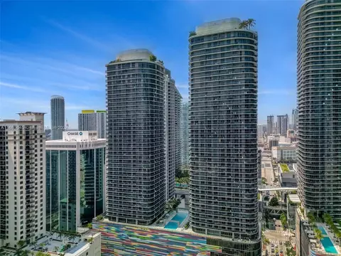 55 SW 9th St #2408, Miami, FL 33130