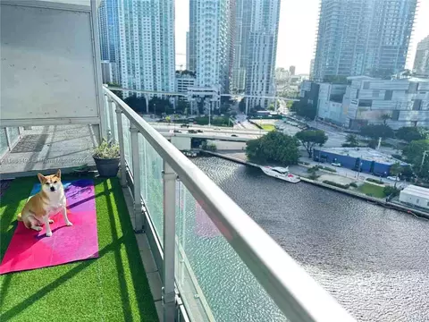 92 SW 3rd St #1503, Miami, FL 33130