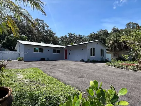 1616 NE 143rd St #1, North Miami, FL 33181