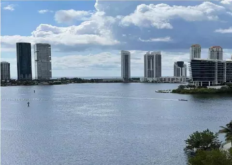 3330 NE 190th St #1017, Aventura, FL 33180