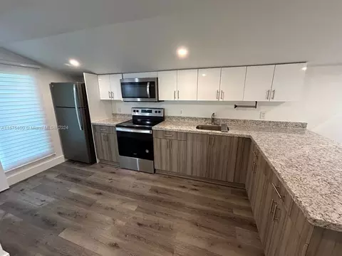 6208 SW 123rd Ave #2, Miami, FL 33183