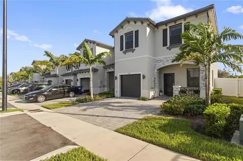 496 NW 203rd Ter #496, Miami Gardens, FL 33169