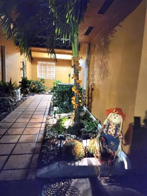 7530 NW 175th St #7530, Hialeah, FL 33015
