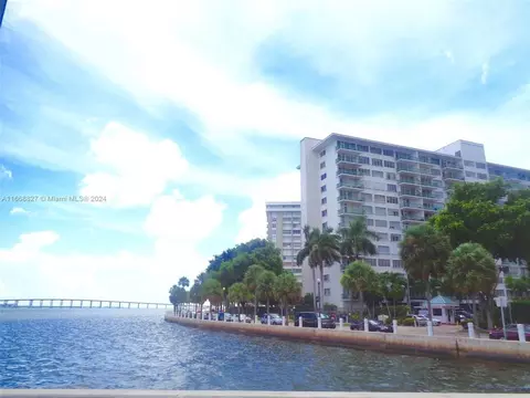 1408 Brickell Bay Dr #613, Miami, FL 33131