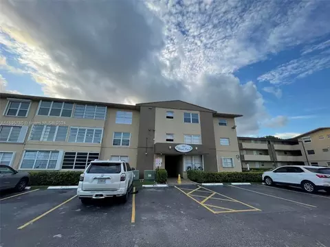 160 Royal Palm Way #307, Palm Beach, FL 33480