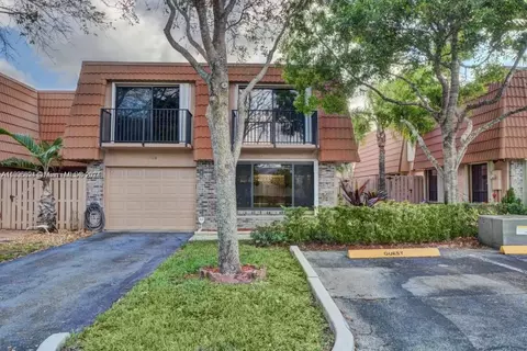 11116 N Harmony Lake Cir #11116, Davie, FL 33324