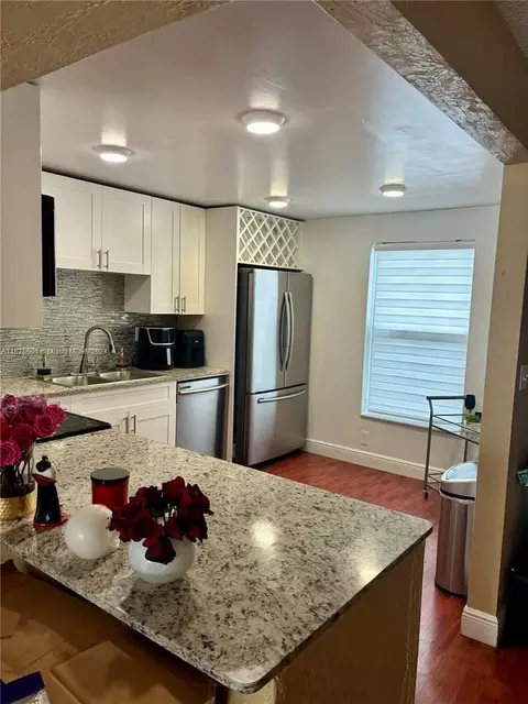3929 SW 67th Ter #102, Davie, FL 33314