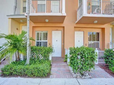 333 Olssen Ave, Fort Lauderdale, FL 33312