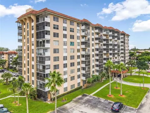 4174 Inverrary Dr #912, Lauderhill, FL 33319