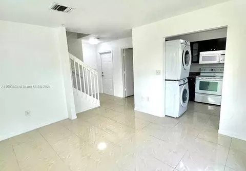 2066 NE 167th St #3-107, North Miami Beach, FL 33162