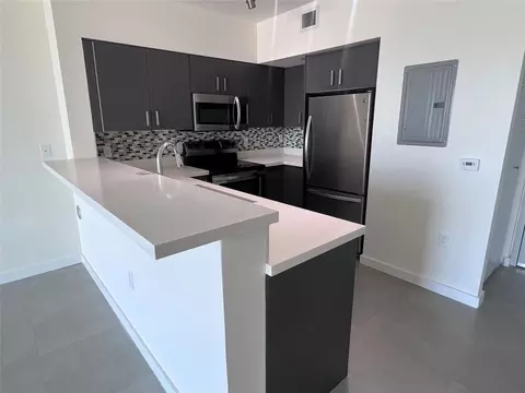 729 NW 2nd St #726, Miami, FL 33128