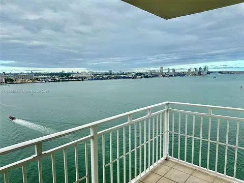 770 Claughton Island Dr #PH15, Miami, FL 33131