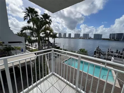 18000 N Bay Rd #204, Sunny Isles Beach, FL 33160