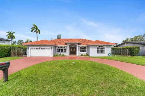 6821 Winged Foot Dr, Country Club, FL 33015