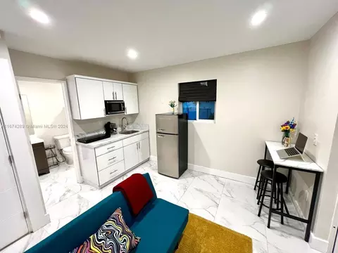 1071 NE 213th Ter, North Miami Beach, FL 33179