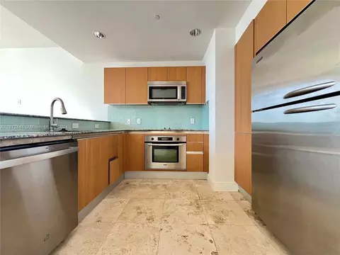 1060 Brickell Ave #3309, Miami, FL 33131