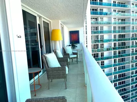 100 Bayview Dr #1203, Sunny Isles Beach, FL 33160