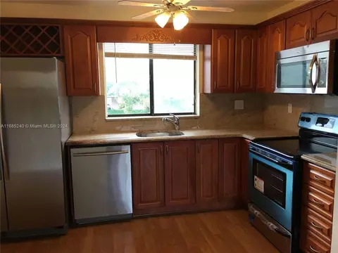 2710 W 60th Pl #203, Hialeah, FL 33016