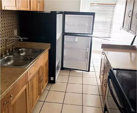 7355 W 4th Ave #216, Hialeah, FL 33014