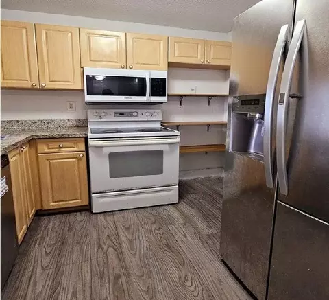 9310 Fontainebleau Blvd #104, Fountainebleau, FL 33172