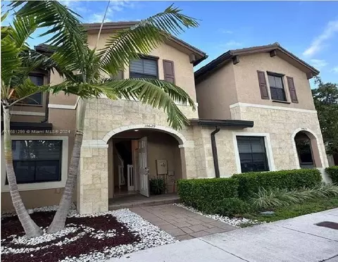 10629 W 32nd Ln, Hialeah, FL 33018