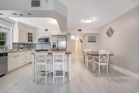 1532 Drexel Ave #202, Miami Beach, FL 33139