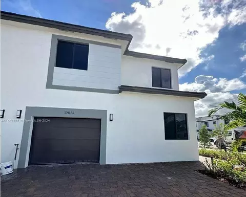 13661 SW 157th Pl, Country Walk, FL 33196