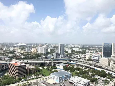 92 SW 3rd St #3606, Miami, FL 33130