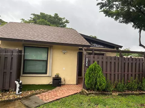 100 Gate Rd #3-63, Hollywood, FL 33024