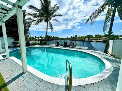 2000 NE 15th Ave #2, Wilton Manors, FL 33305