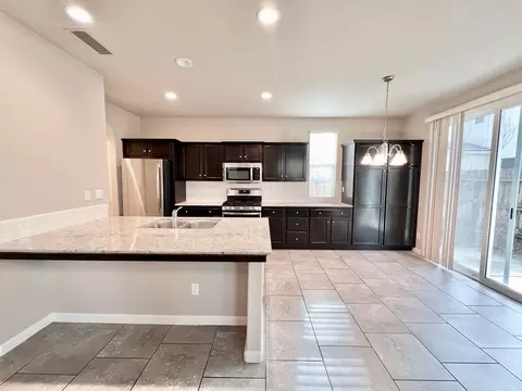 1522 Enlightened Way, Clovis, CA 93619 photo 3