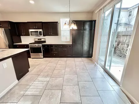 1522 Enlightened Way, Clovis, CA 93619 photo 4