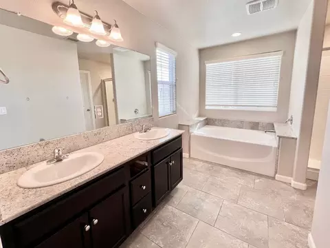 1522 Enlightened Way, Clovis, CA 93619 photo 7