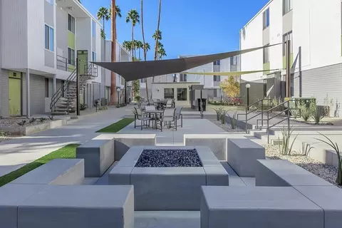 449 E Arenas Rd, Palm Springs, CA 92262