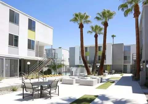 449 E Arenas Rd, Palm Springs, CA 92262