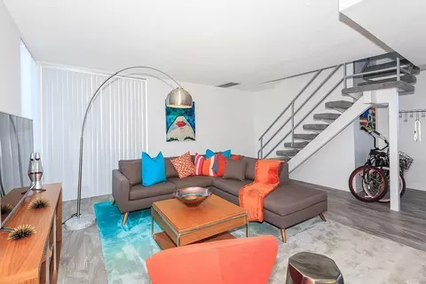449 E Arenas Rd, Palm Springs, CA 92262