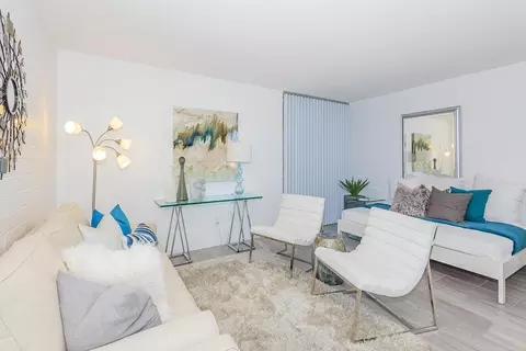 449 E Arenas Rd, Palm Springs, CA 92262
