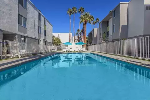 449 E Arenas Rd, Palm Springs, CA 92262