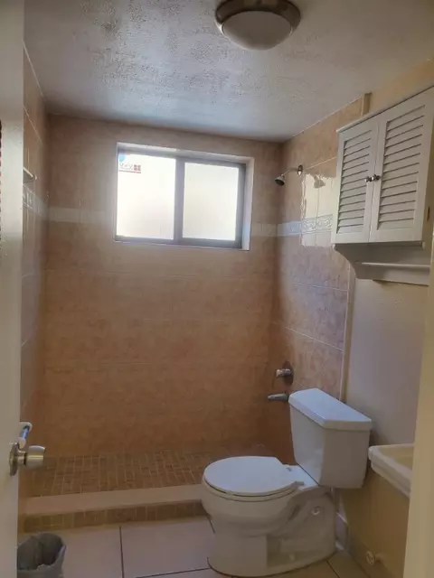14 W, Hialeah, FL 33012