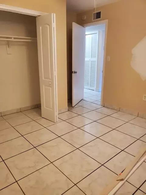 14 W, Hialeah, FL 33012 photo 14