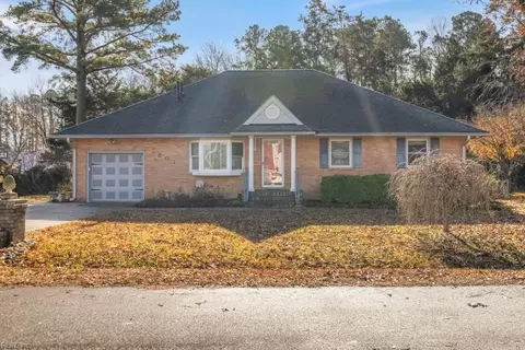 201 Basta Dr, Yorktown, VA 23692